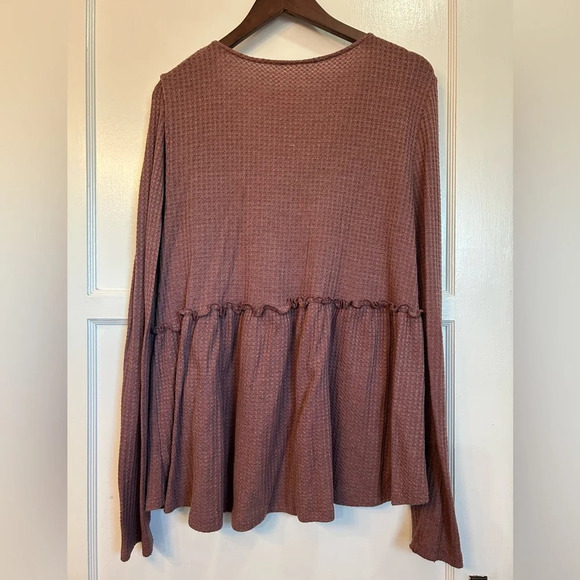 Boutique Peplum Waffle Knit Shirt Mauve - Picture 2 of 4